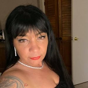 Meet your Posher, Roxanne